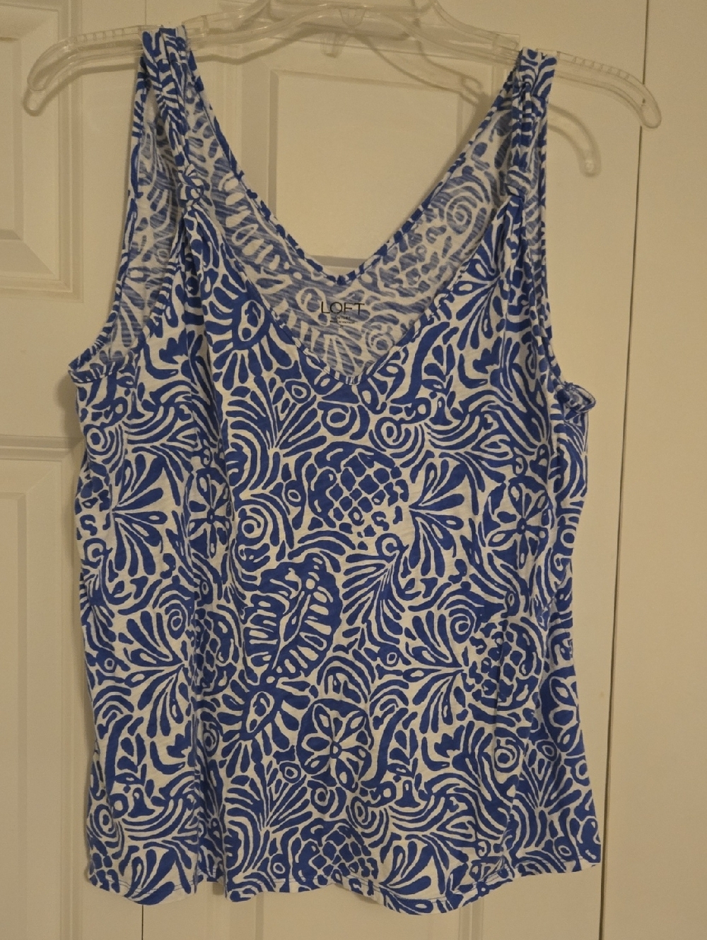 LOFT Blue & White Floral-Print V-Neck Tank